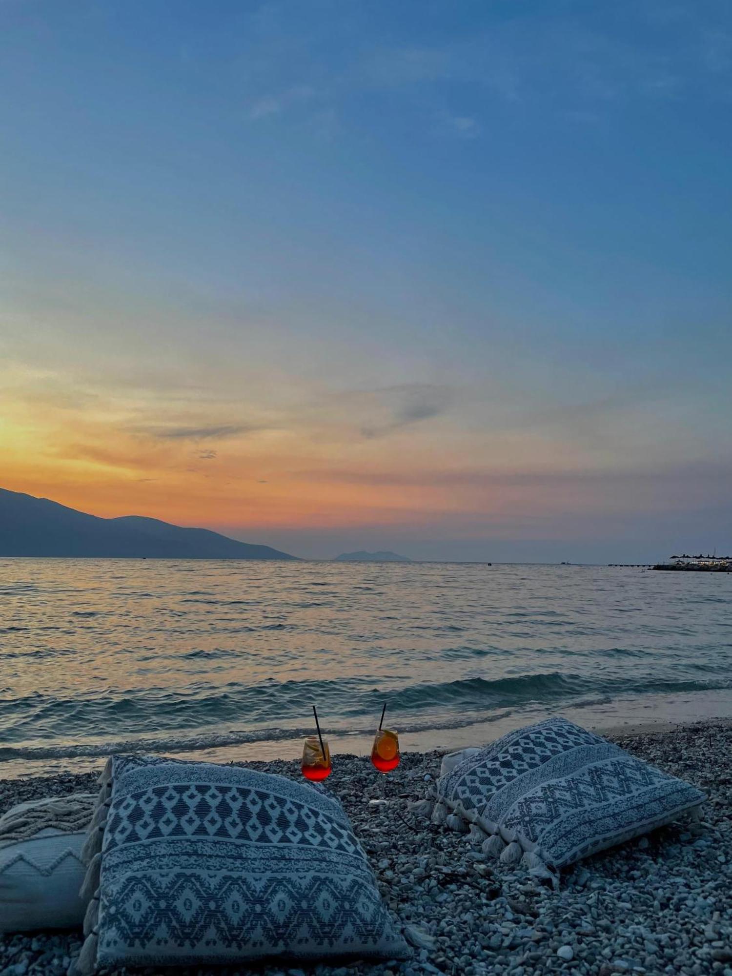 Tris3 Hotel Radhimë Buitenkant foto