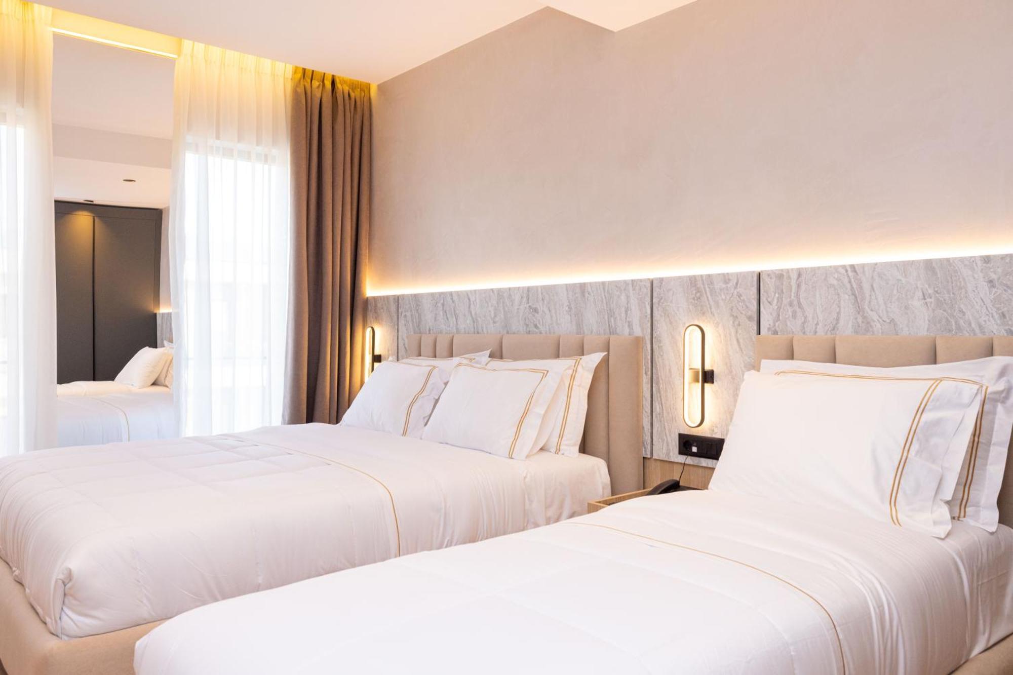 Tris3 Hotel Radhimë Buitenkant foto